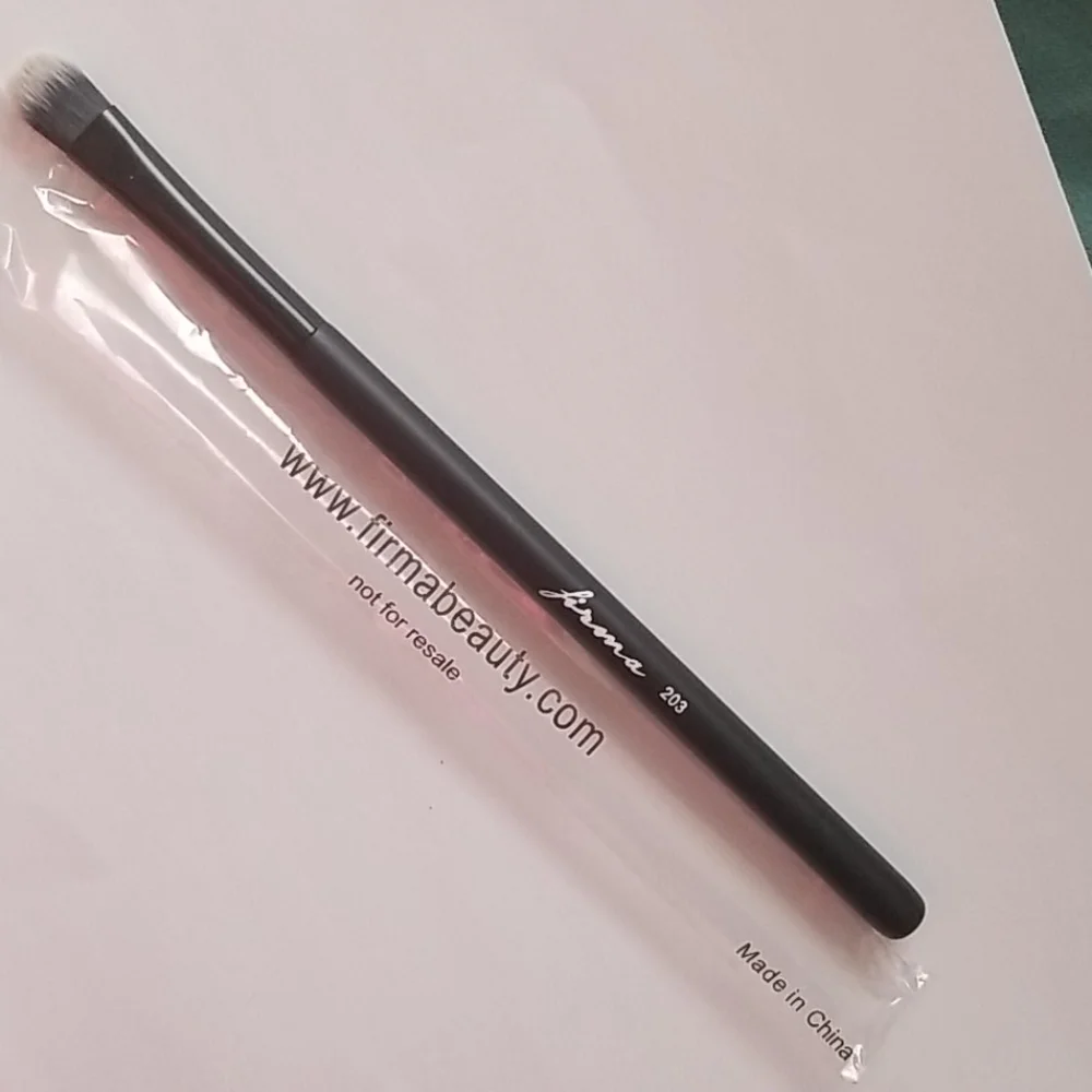 4/25 bundle item. Firma 203 brush